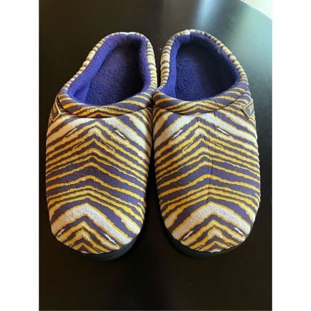 Zubaz Purple and Gold Slippers (SZ 9-10)